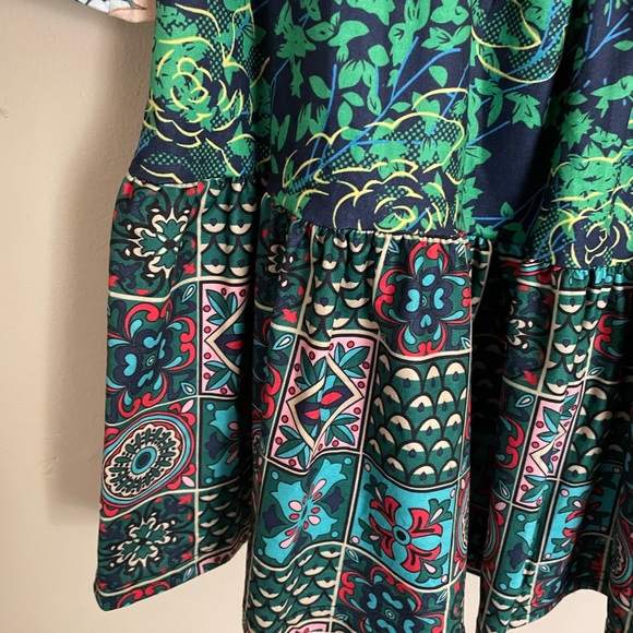 Spring Floral Top - Picture 2 of 3